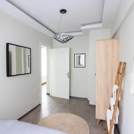 Appartement Pretty Corner Flat With Abundant Light In Kadikoy *