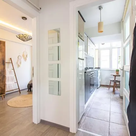 דירה Pretty Corner Flat With Abundant Light In Kadikoy *