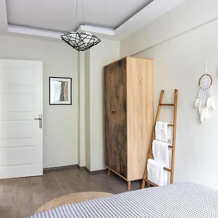 Apartament Pretty Corner Flat With Abundant Light In Kadikoy