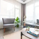 Pretty Corner Flat With Abundant Light In Kadikoy Istanbul